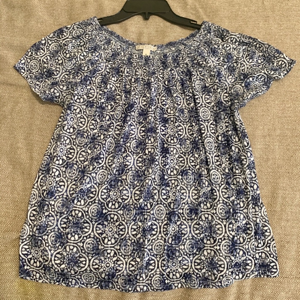 Flowy top🌾🌼 Beautiful and comfortable!